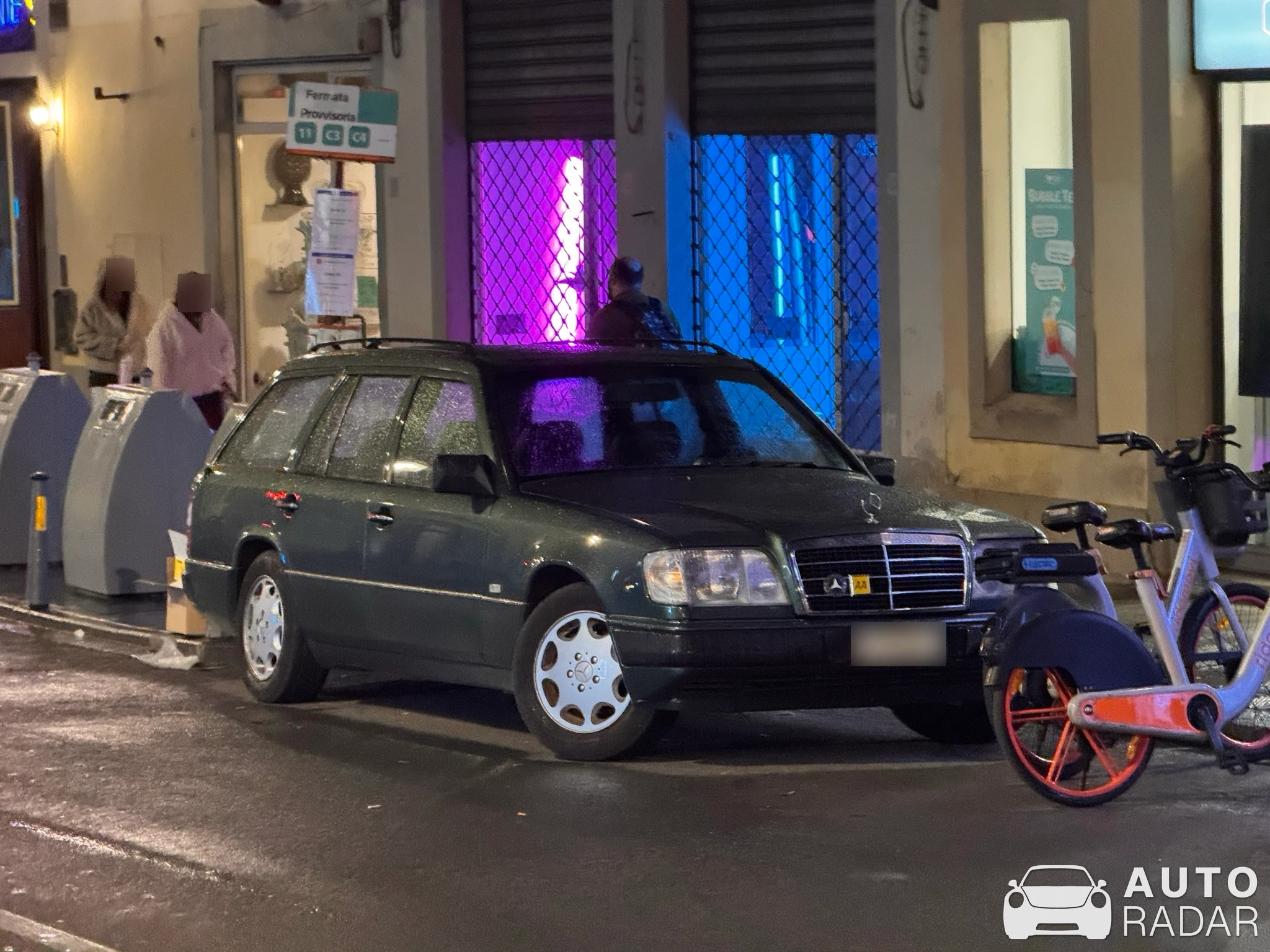 Mercedes-Benz E-Klasse Estate W124 spotted in Firenze