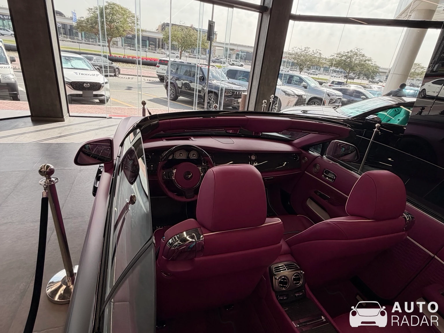 Rolls-Royce Dawn Mansory spotted in دبي