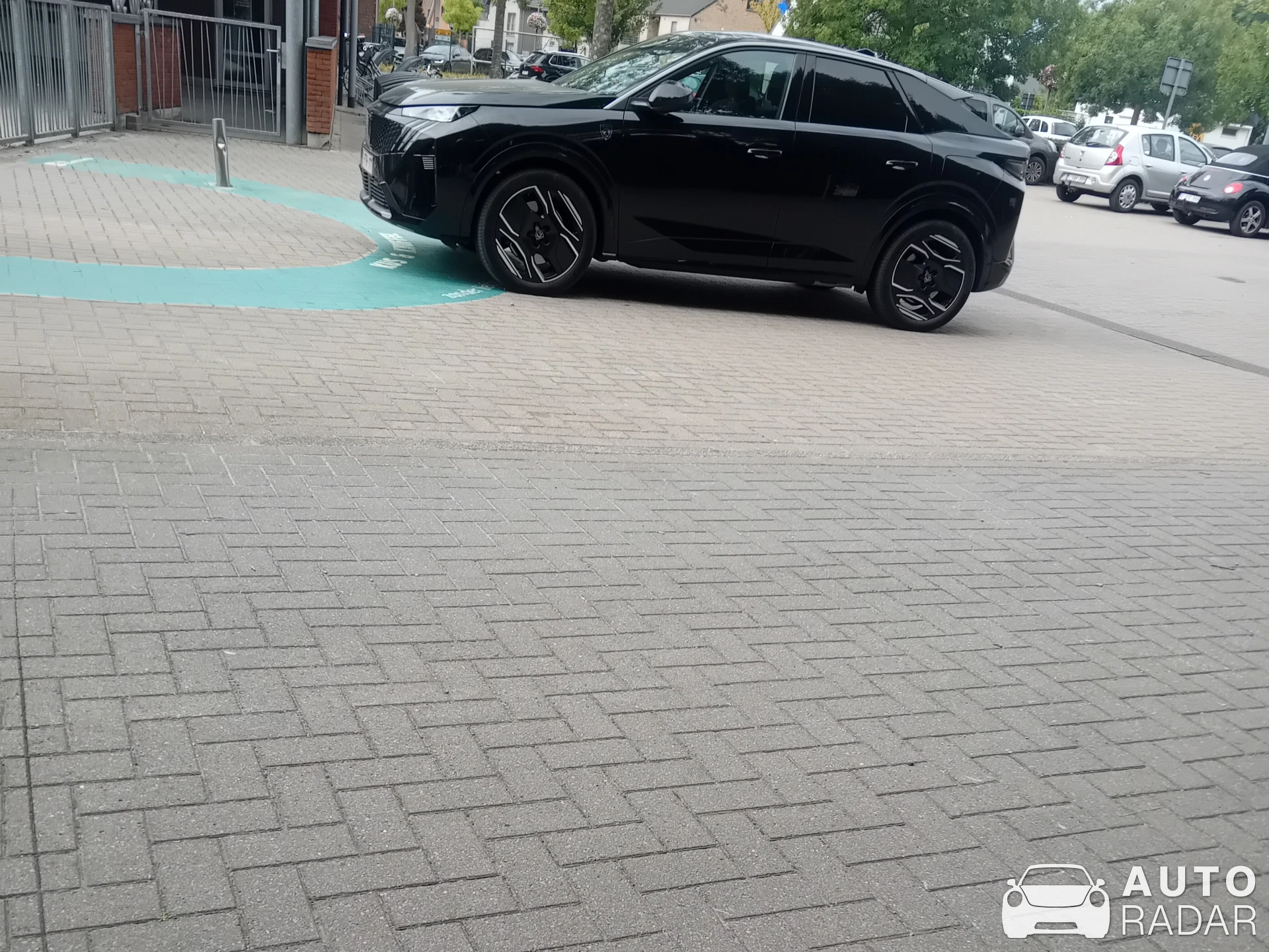 Peugeot Type 6 spotted in Bree