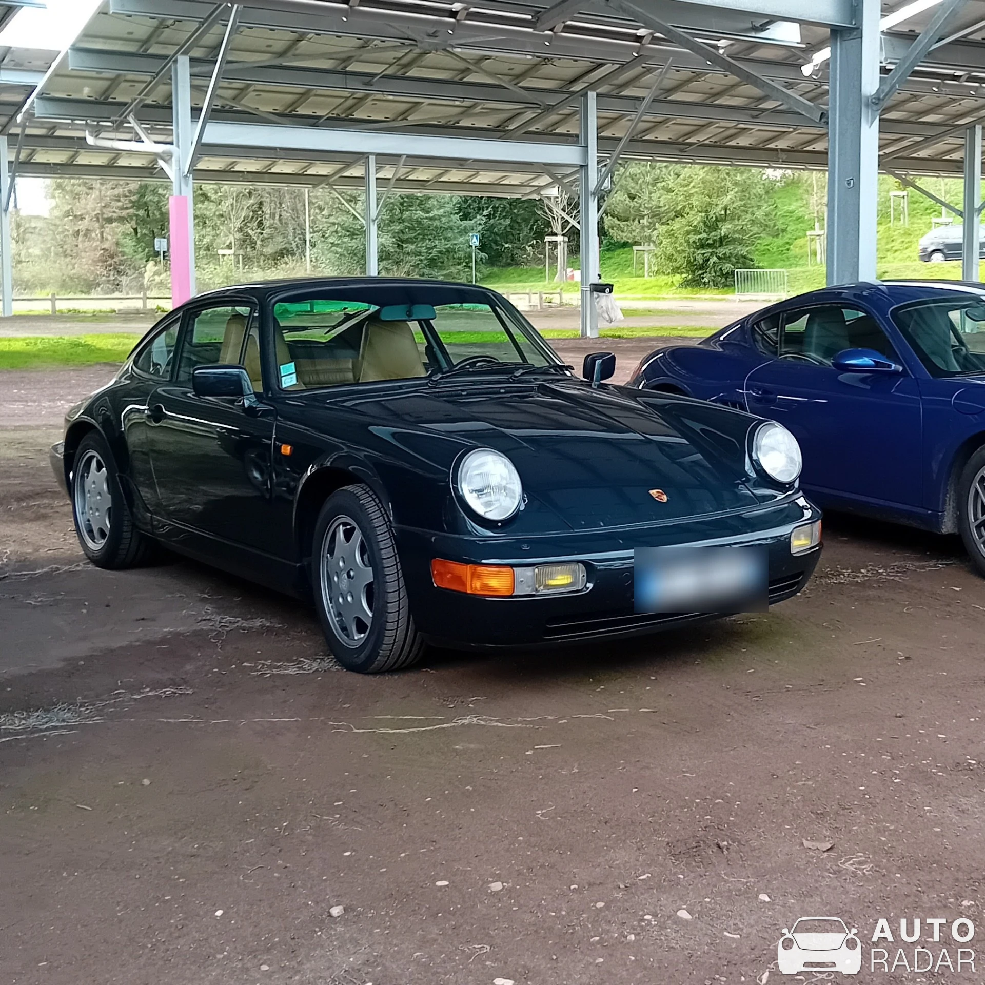 Porsche 911 Carrera 3.2 spotted in Lyon, France