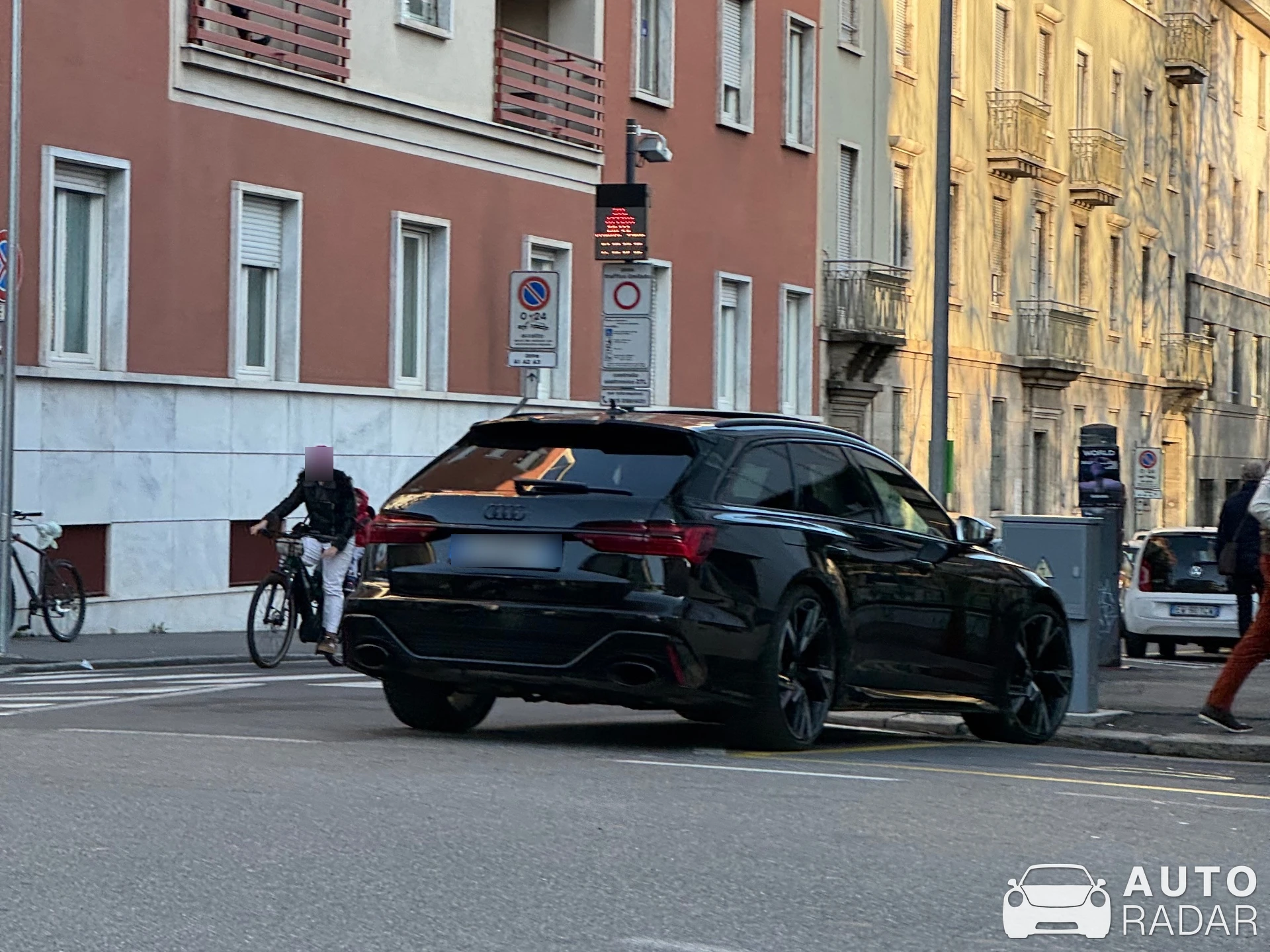 Audi RS6 Avant C8 spotted in Bergamo, Italia