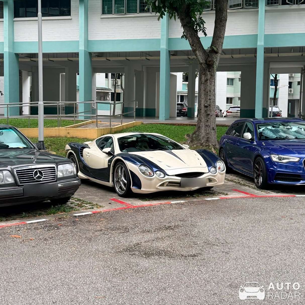 Mitsuoka Orochi spotted in Singapore
