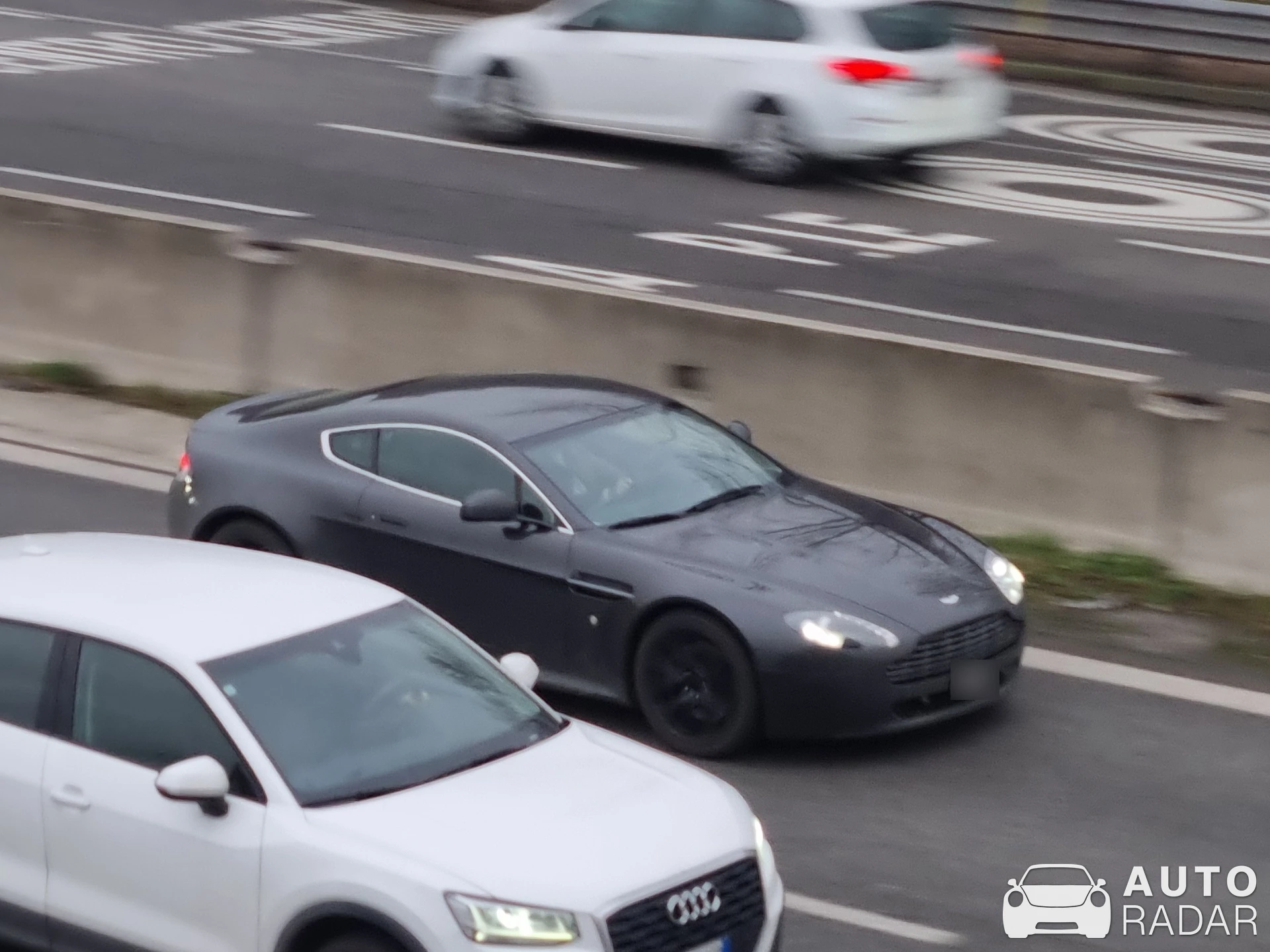 Aston Martin V8 Vantage spotted in Milano, Italy