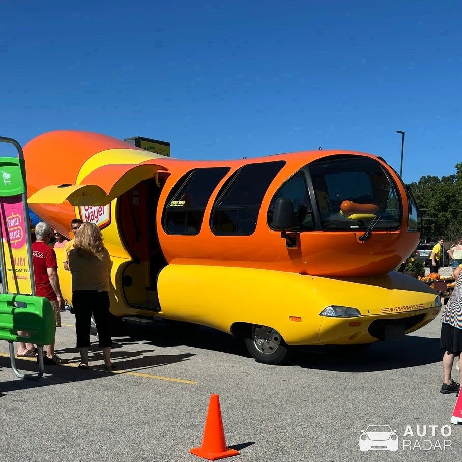 Oscar Mayer Wienermobile spotted in Hartford
