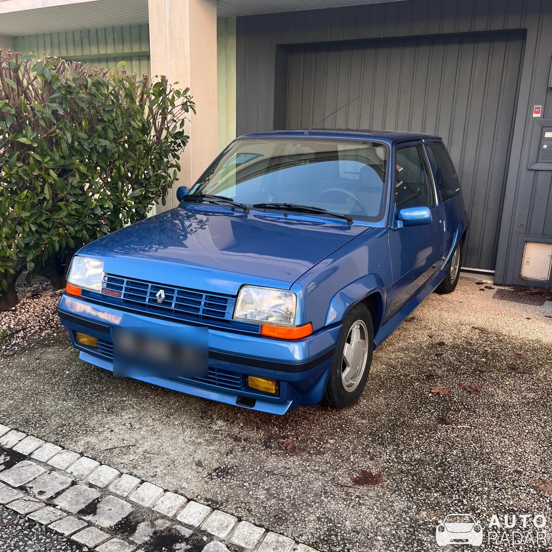 Renault Super 5 GT Turbo spotted in Saint-Rogatien, France