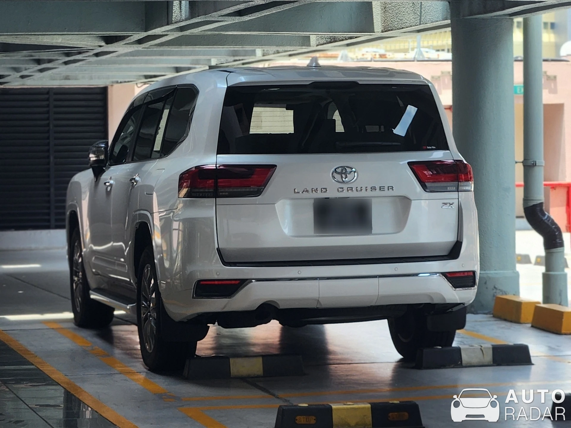 Toyota Land Cruiser 300 Series 2022 spotted in Singapore