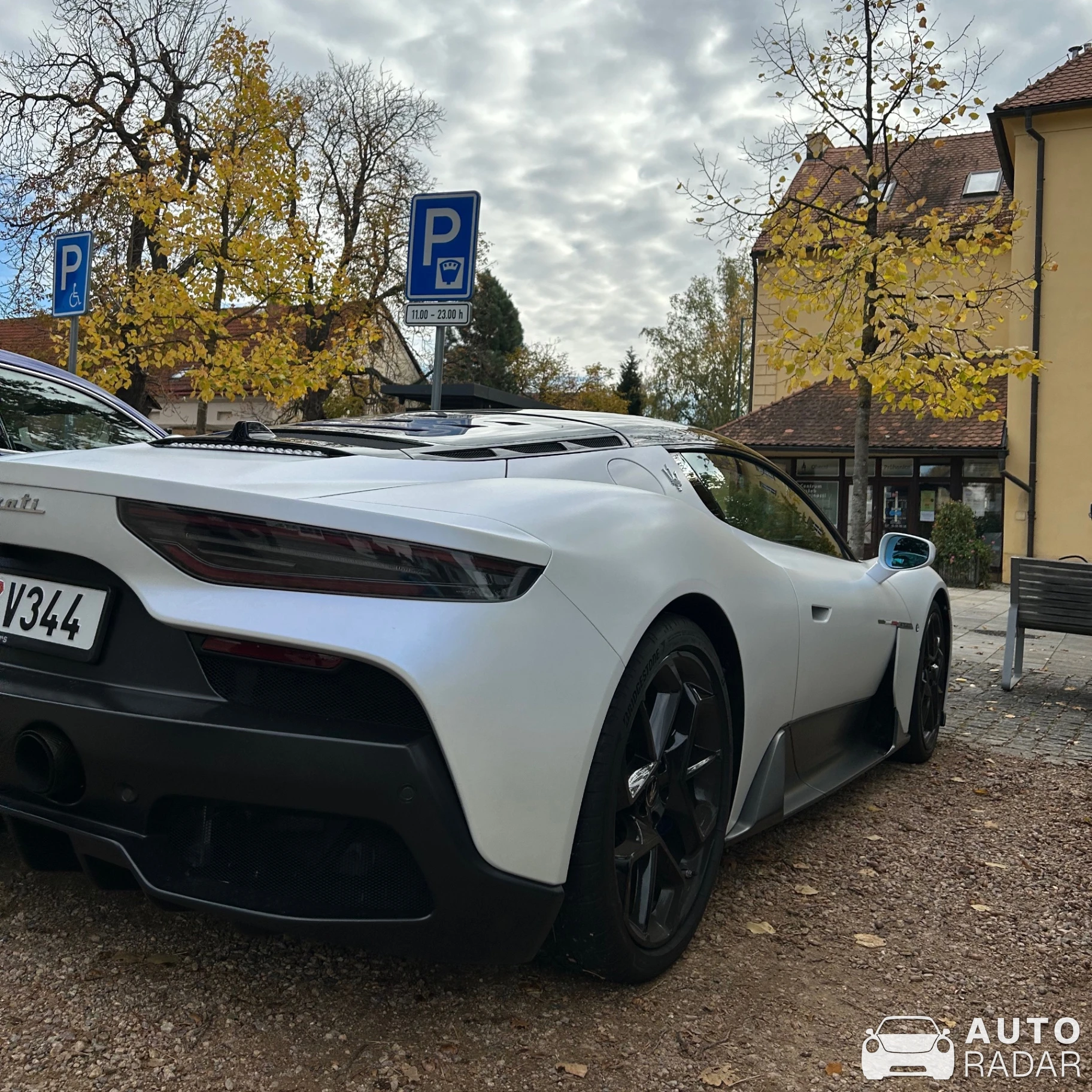 Maserati MC20 spotted in Praha-západ, Czechia