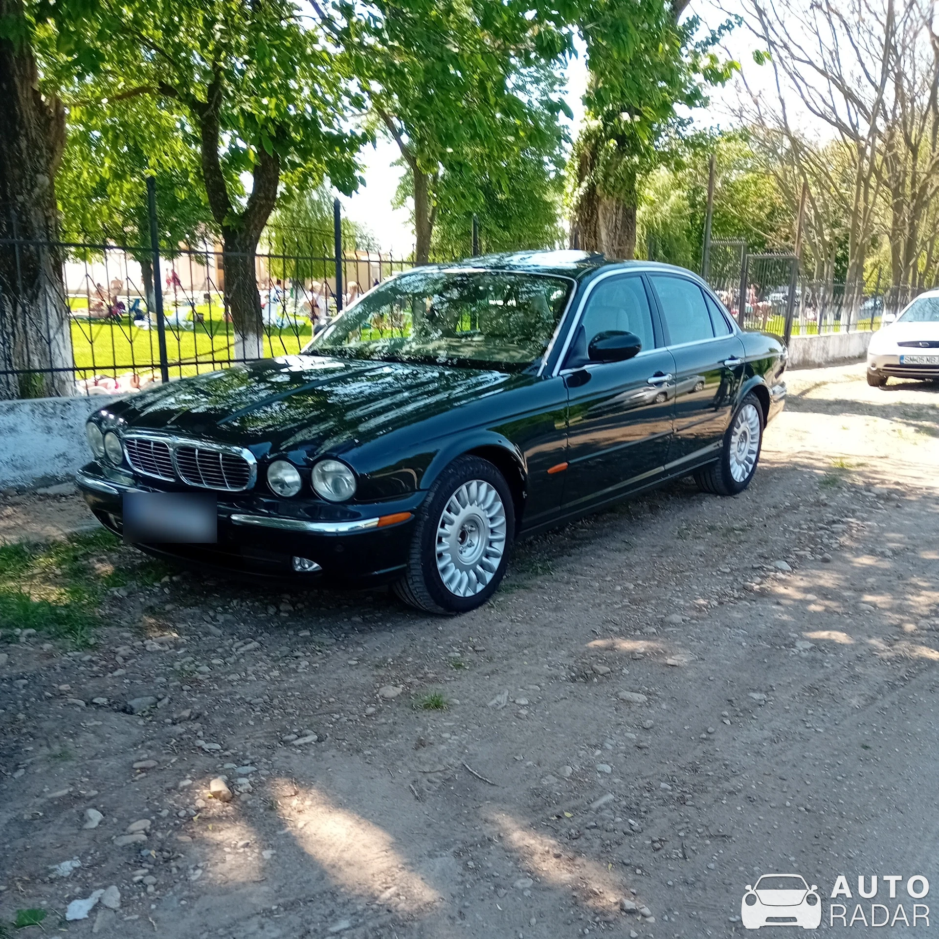 Jaguar XJ S spotted in Tămășeu
