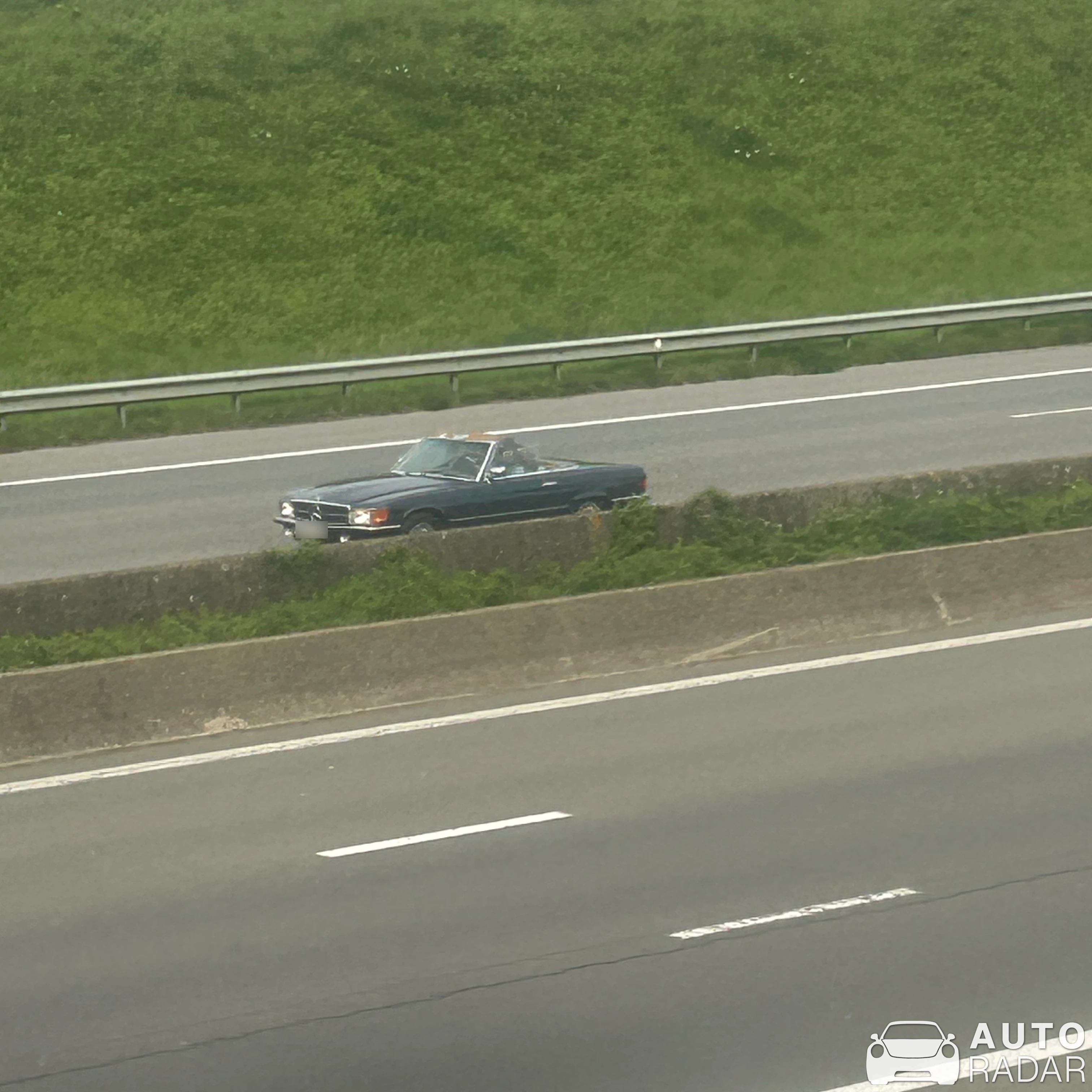 Mercedes-Benz 500SL R107 spotted in Oud-Heverlee