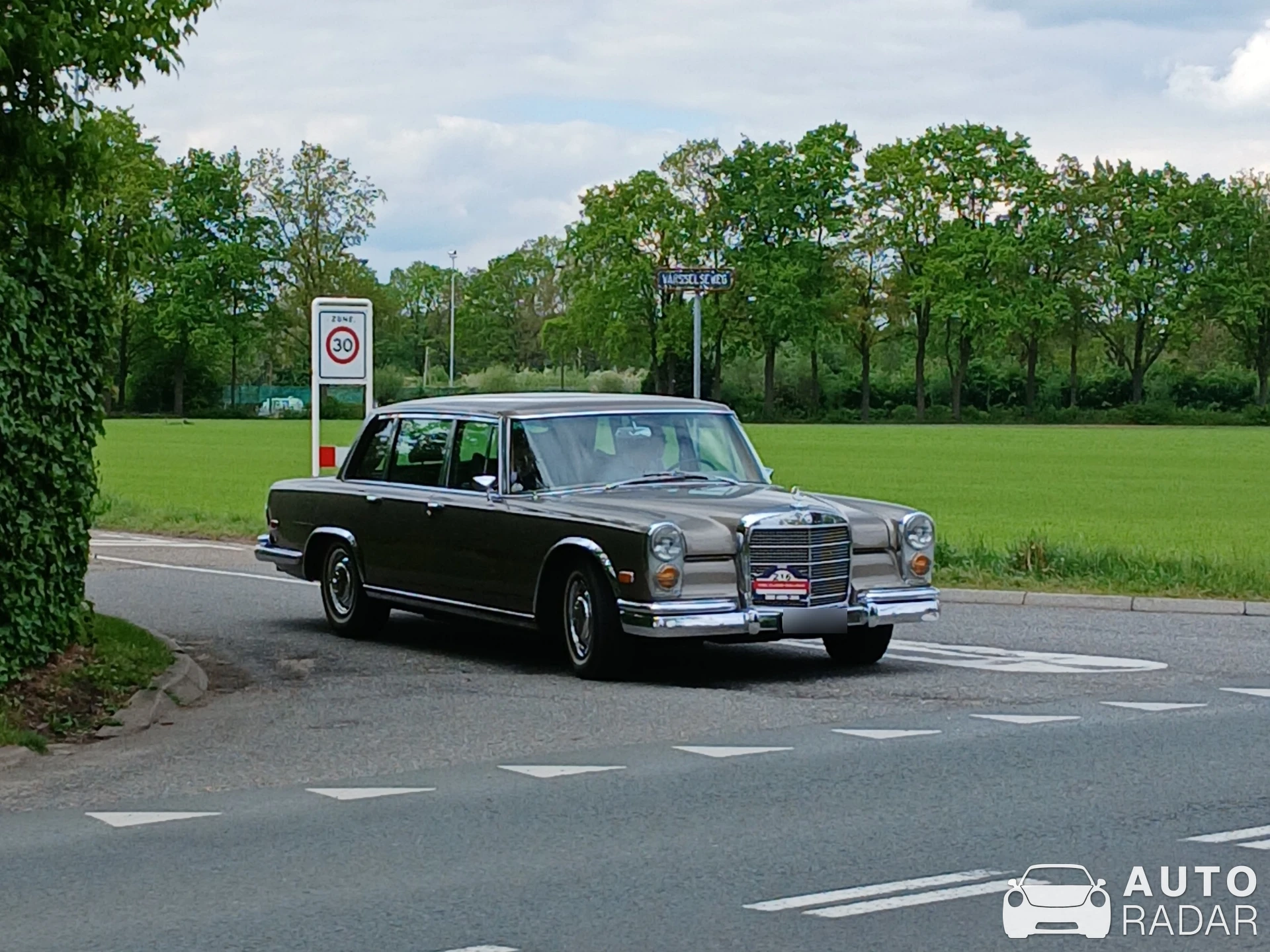 Mercedes-Benz Royale 600 spotted in Hengelo