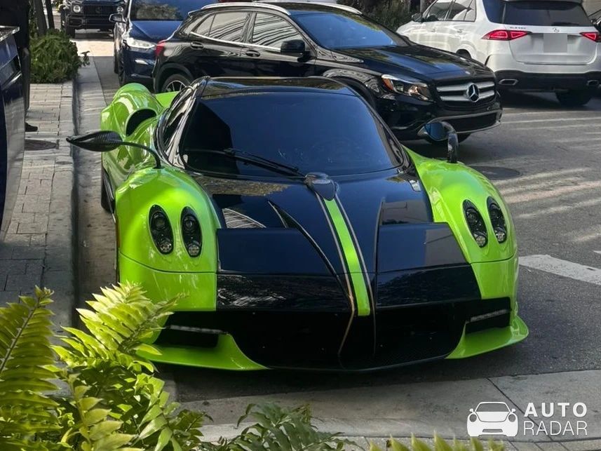 Pagani Huayra spotted in Miami, United States