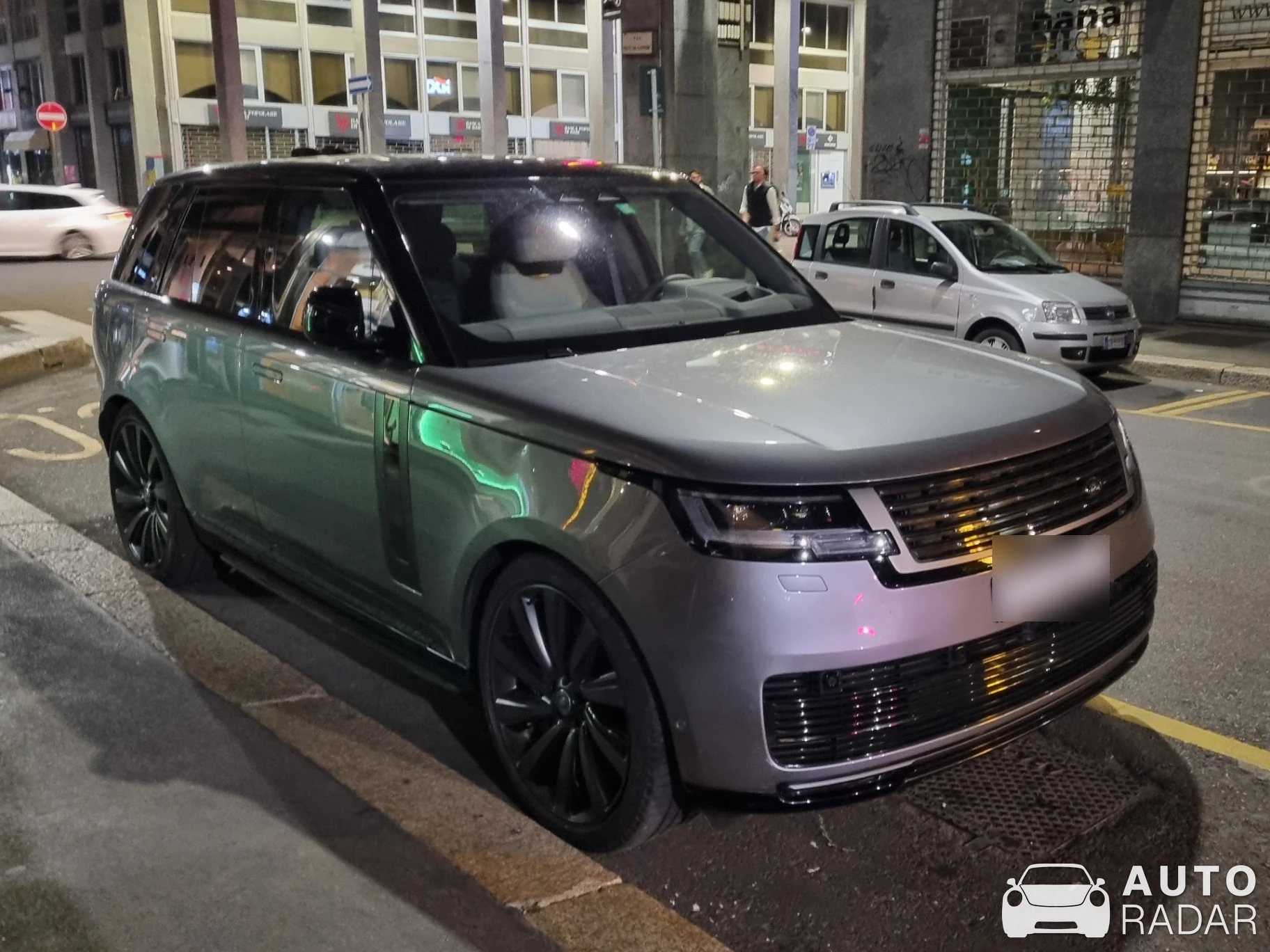Range Rover Sport SV 2024 spotted in Milano