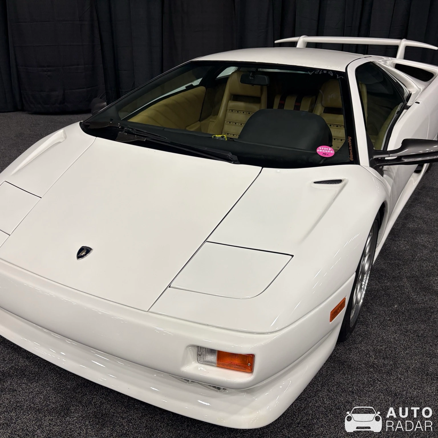 Lamborghini Diablo VT spotted in Detroit, United States
