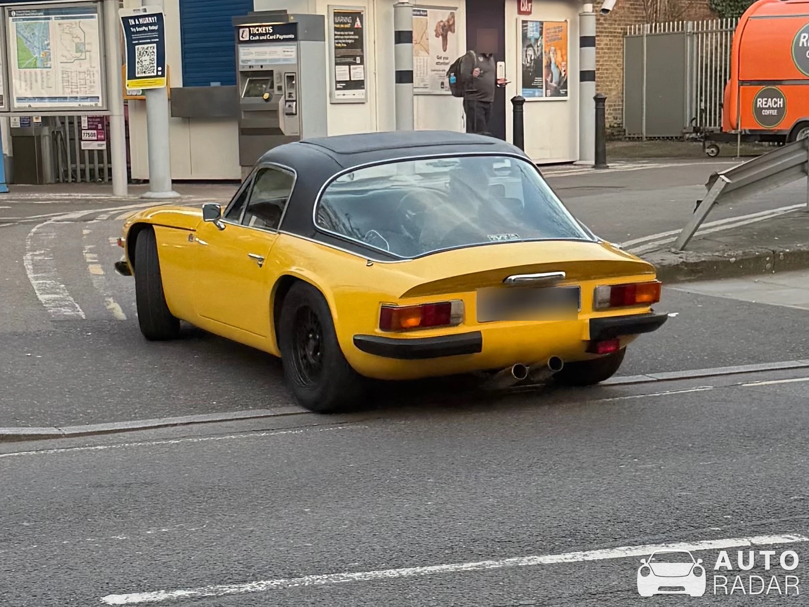 TVR S2 spotted in Hampton Wick