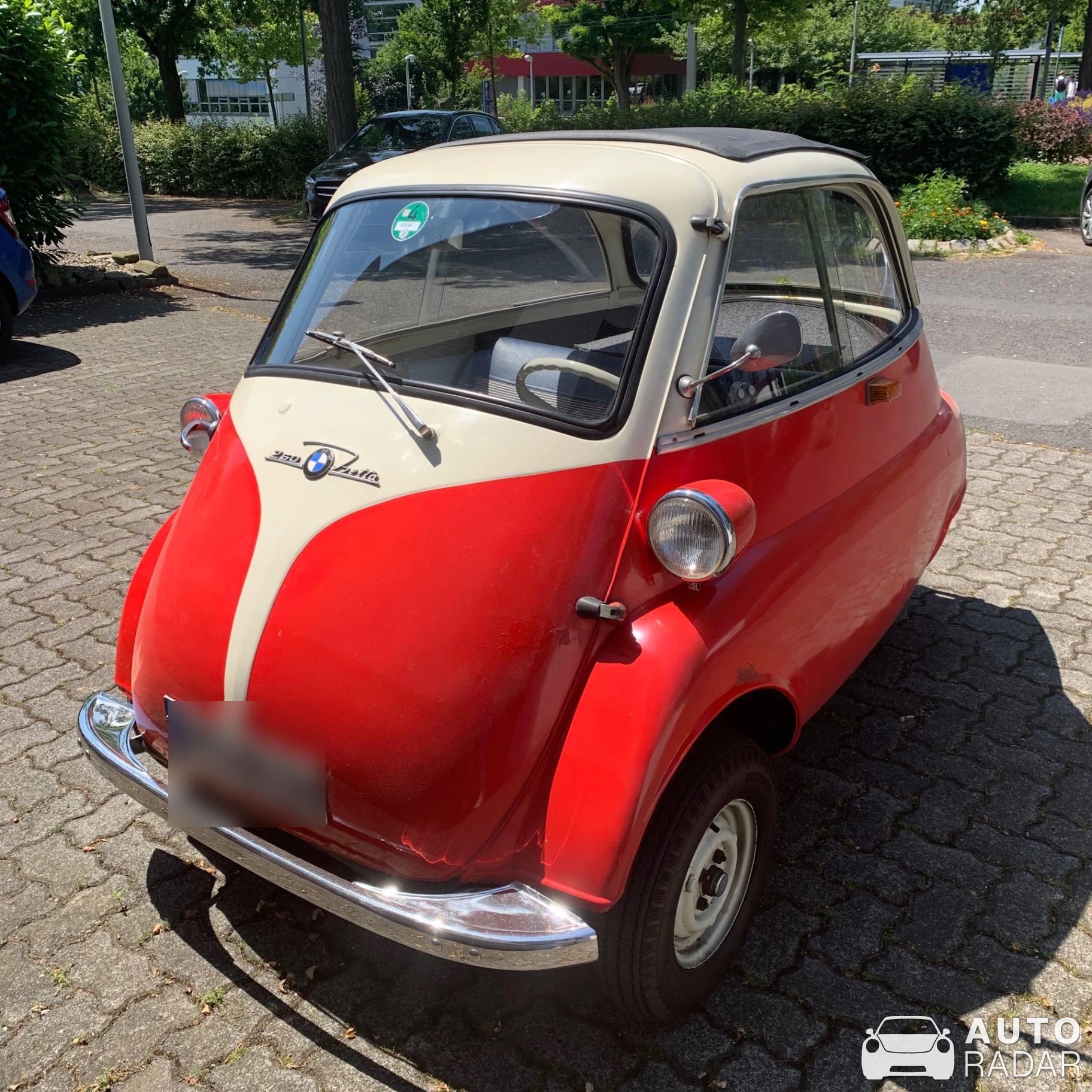 BMW Isetta 300 spotted in Vellmar, Germany