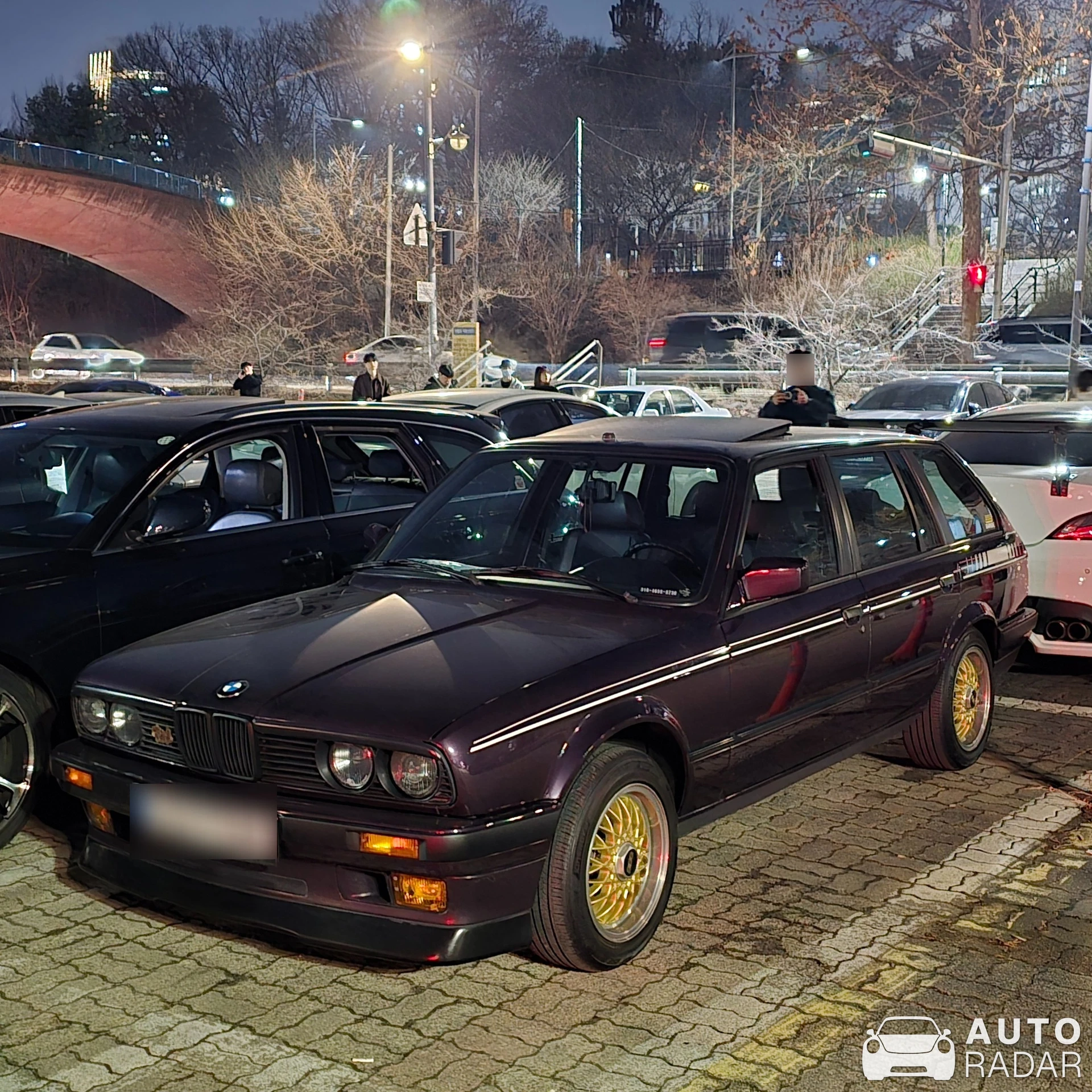BMW M3 E30 Touring spotted in Seoul
