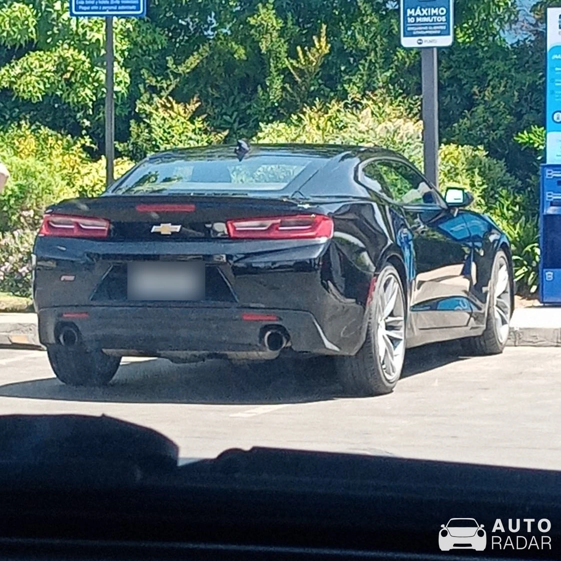 Chevrolet Camaro SS spotted in Las Condes, Chile