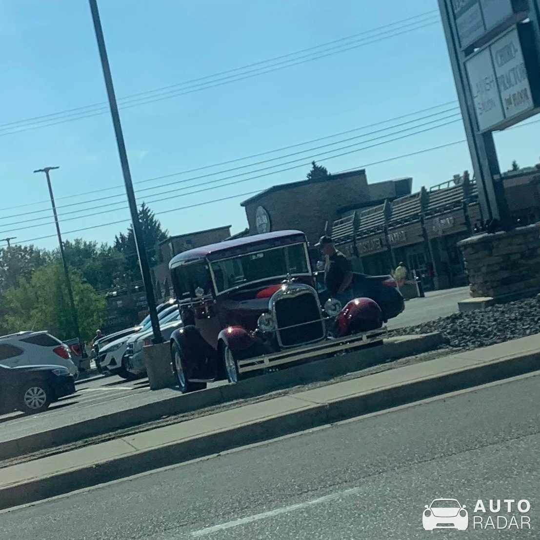 Ford Model A 1932 spotted in Calgary