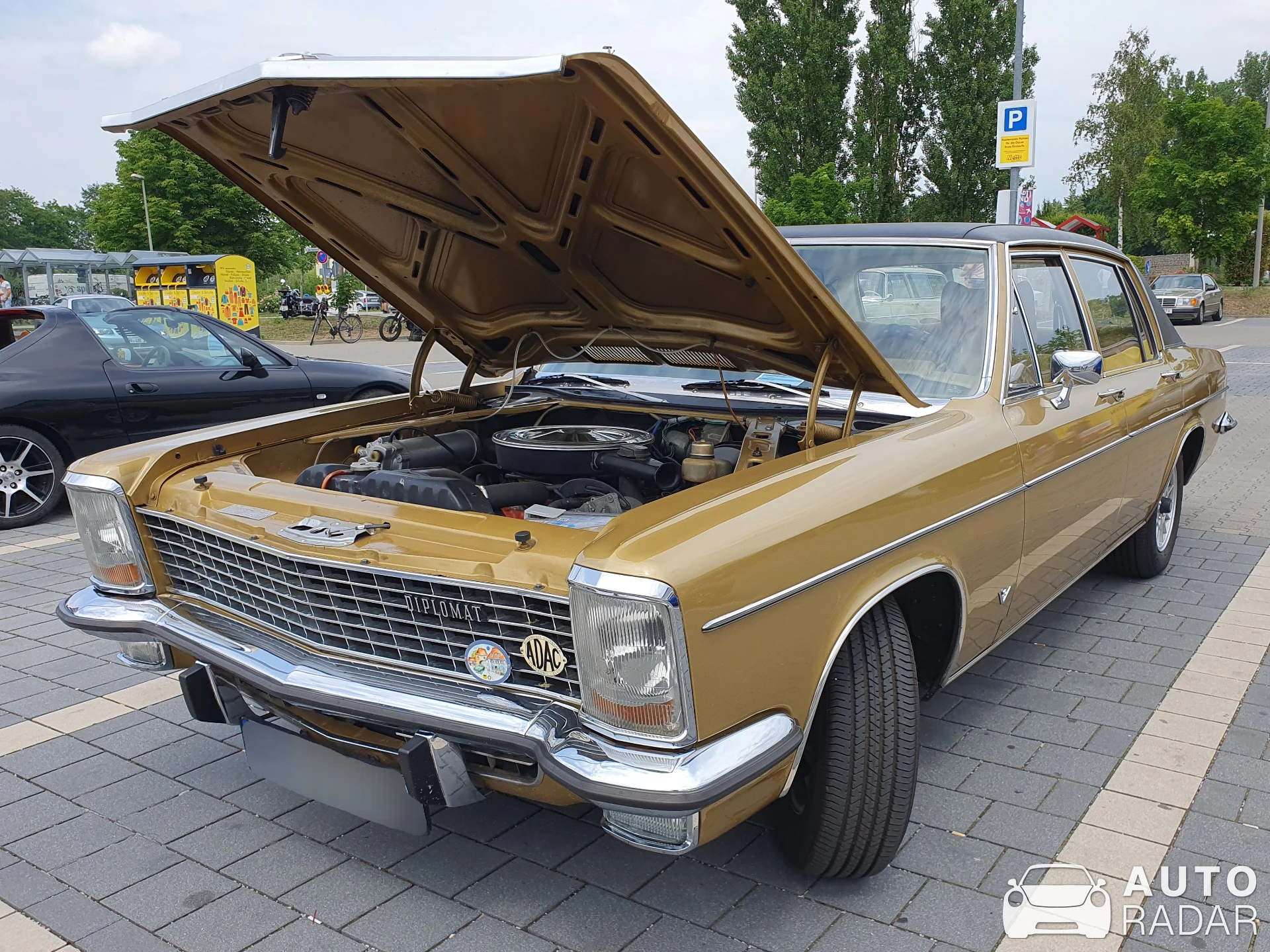 Opel Diplomat spotted in Neunkirchen am Brand