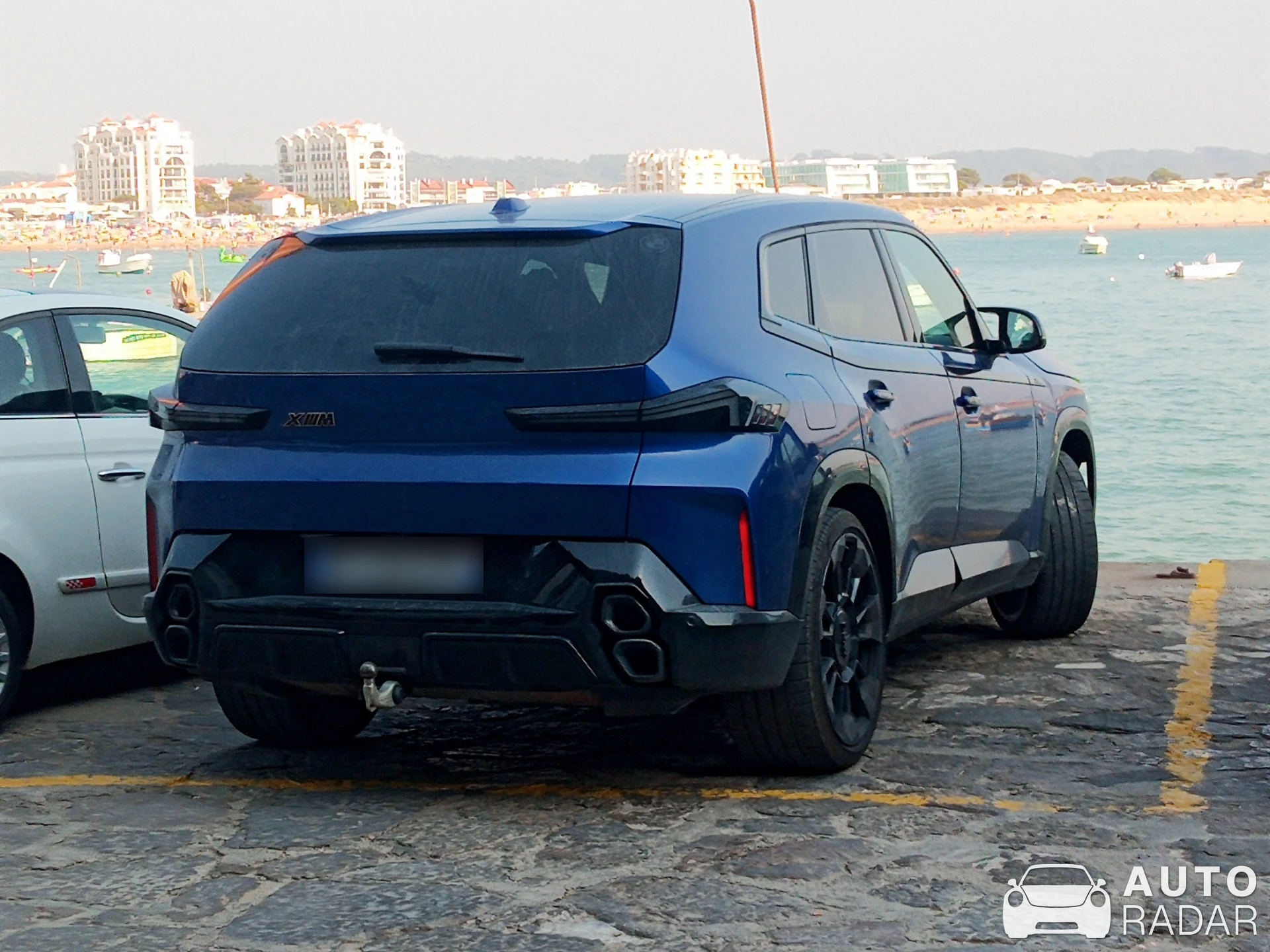BMW XM G09 spotted in Nazaré
