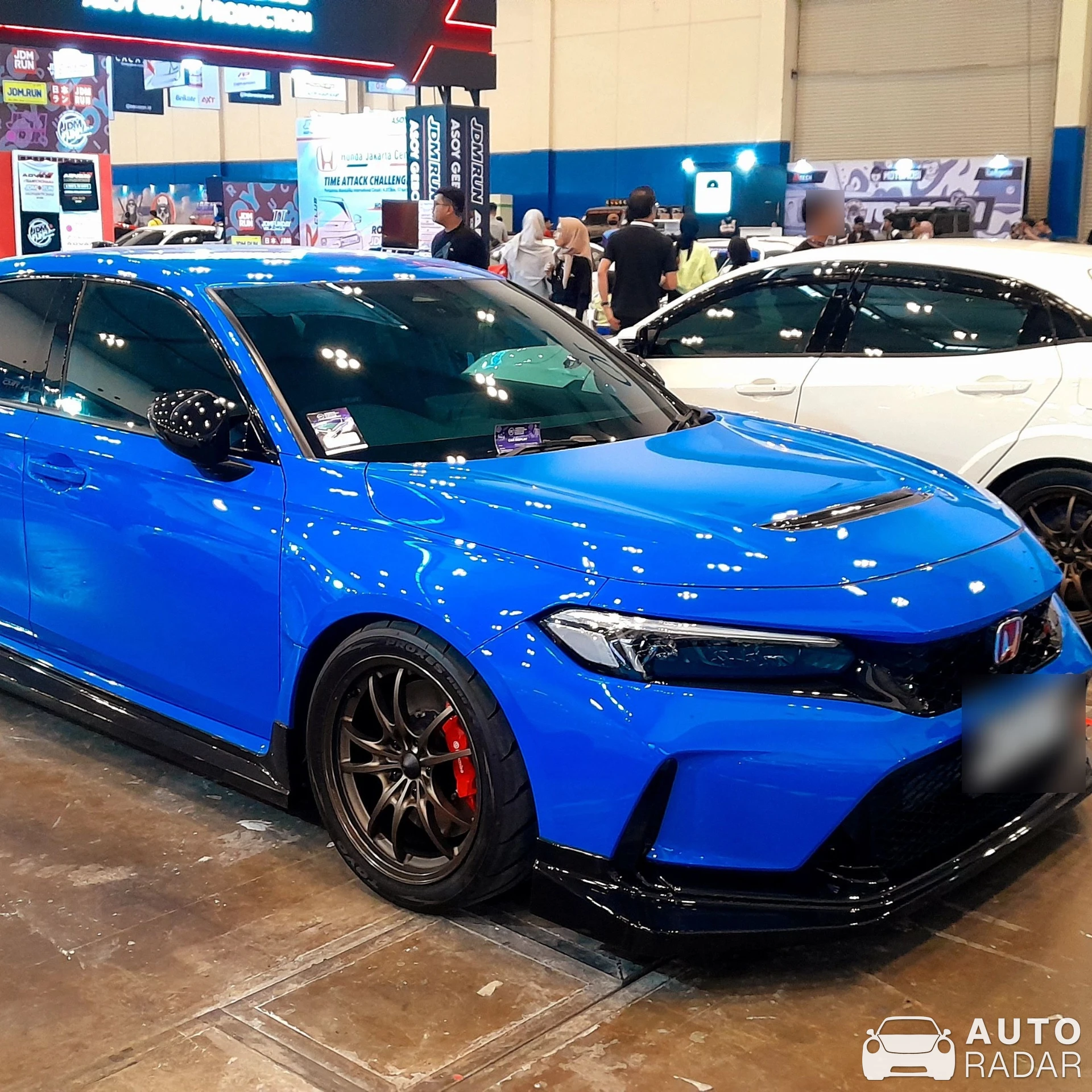 Honda Civic Type-R 2023 spotted in Kabupaten Tangerang, Indonesia