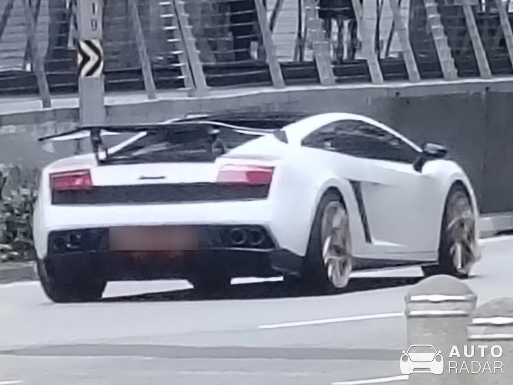 Lamborghini Gallardo LP550-2 spotted in Singapore, Singapore