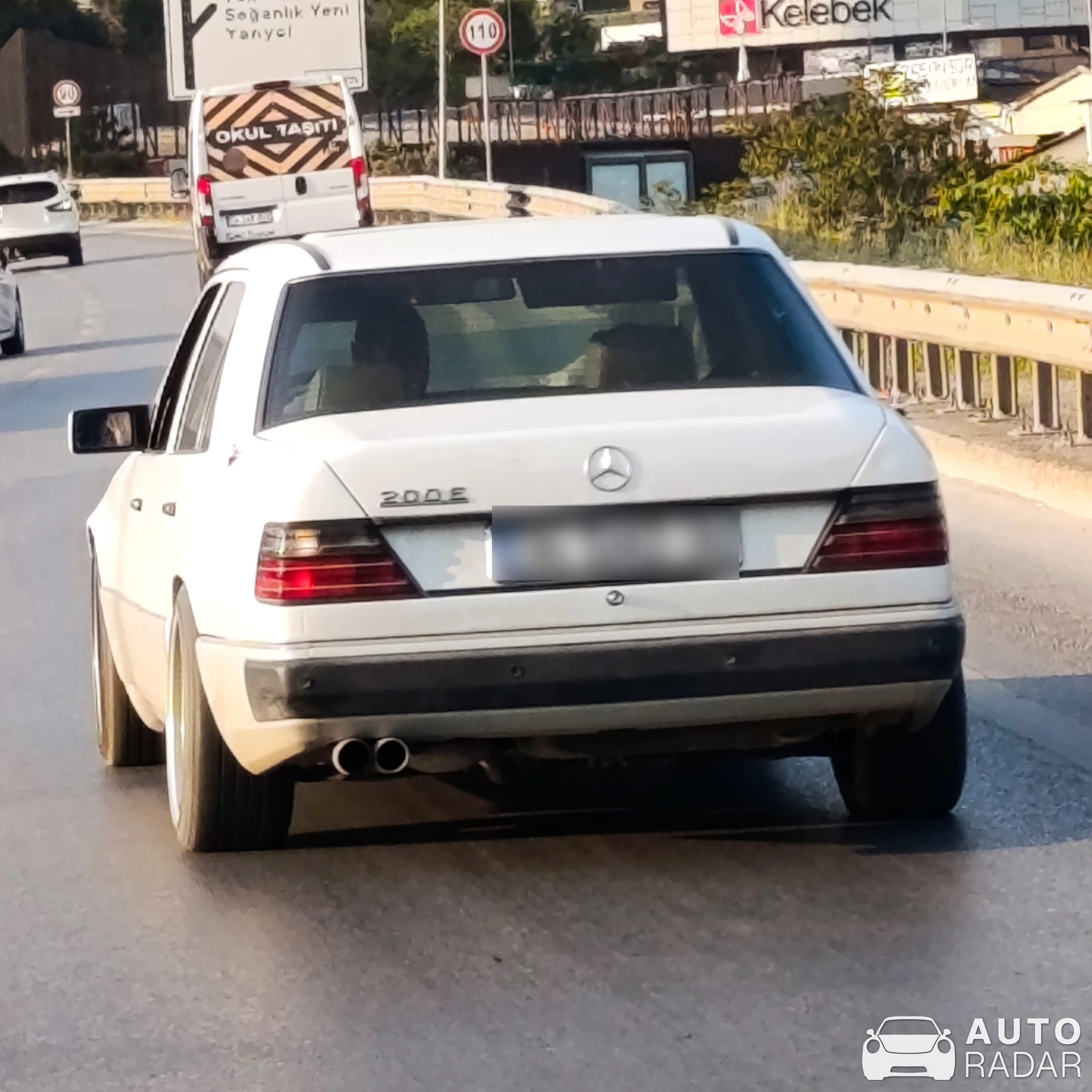 Mercedes-Benz W123 spotted in Kartal