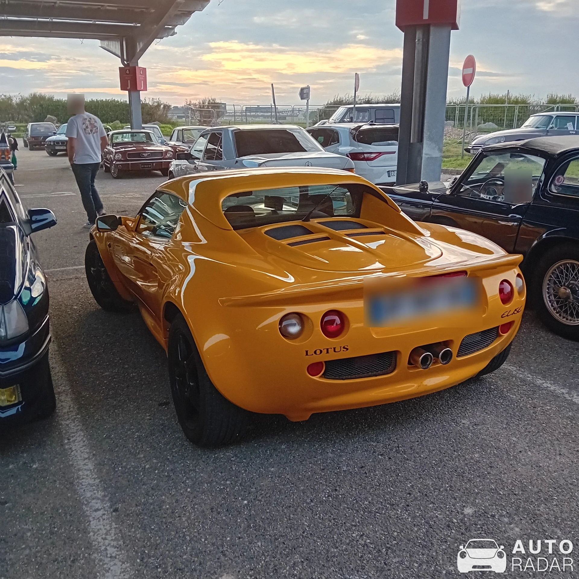 Lotus Elise S1 spotted in Lyon, France