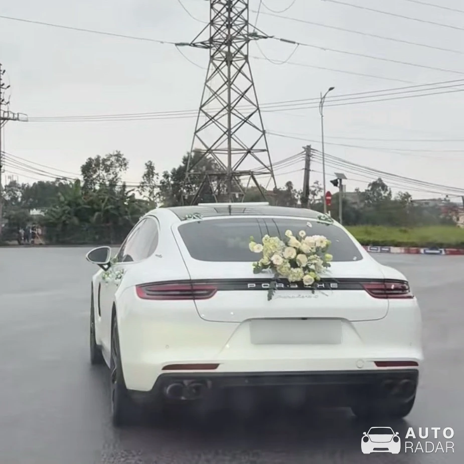 Porsche 971 Panamera 4 spotted in Bình Xuyên, Việt Nam