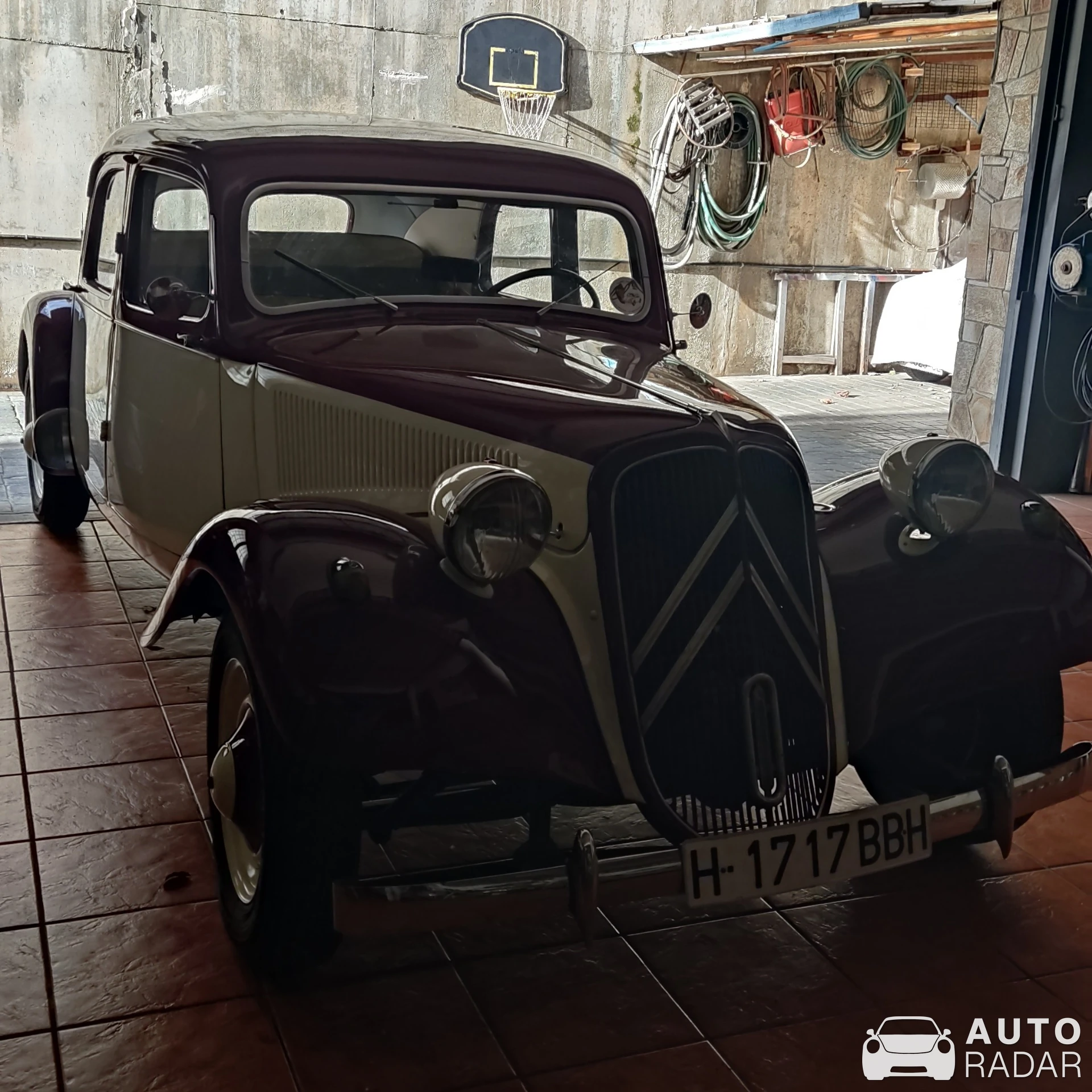Citroën Traction Avant spotted in Riells i Viabrea, España