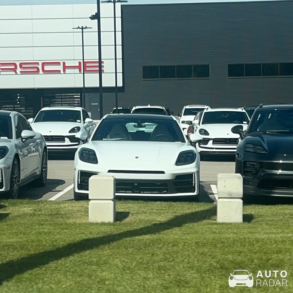 Porsche 972 Panamera 4S spotted in Beachwood