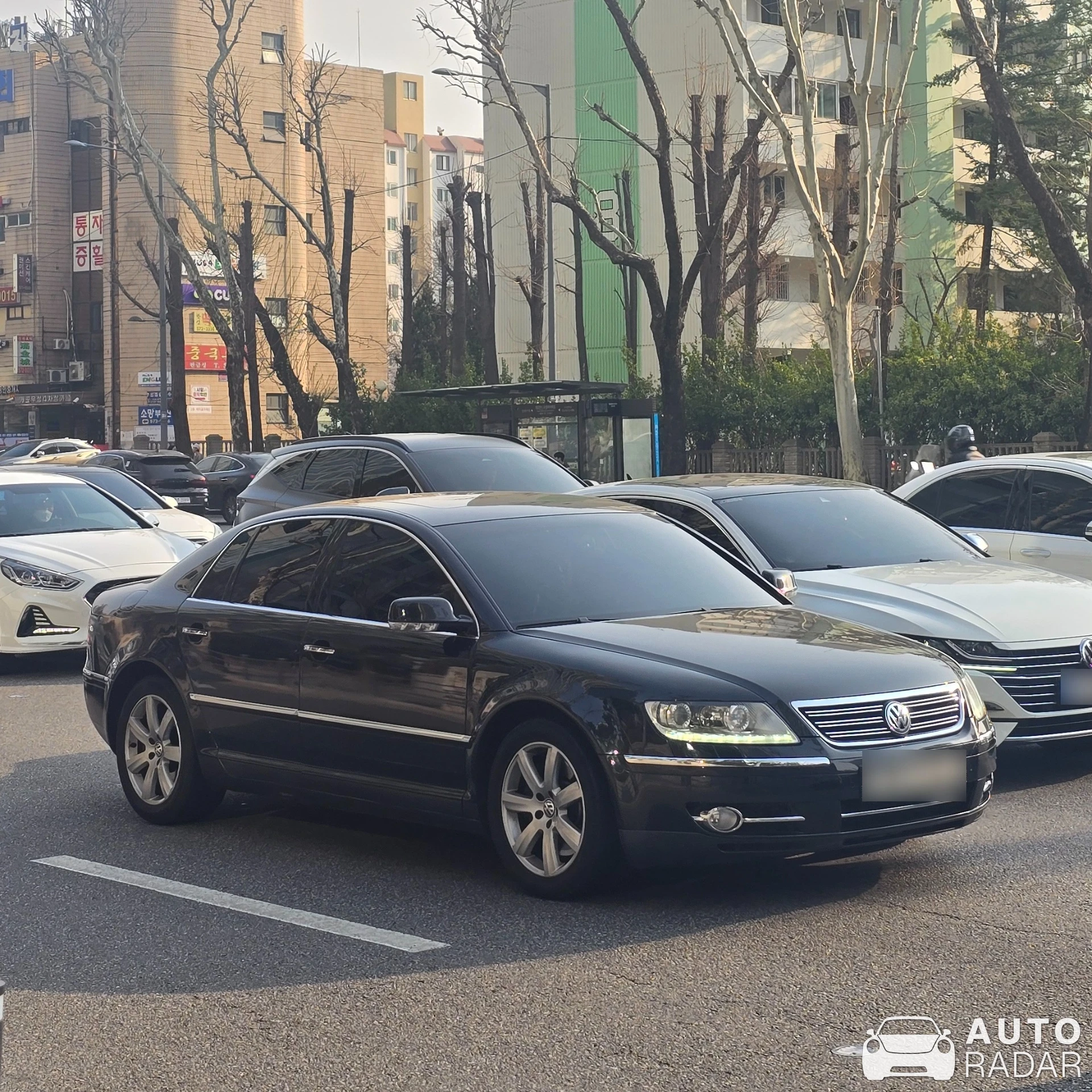 Volkswagen Phaeton spotted in Seoul