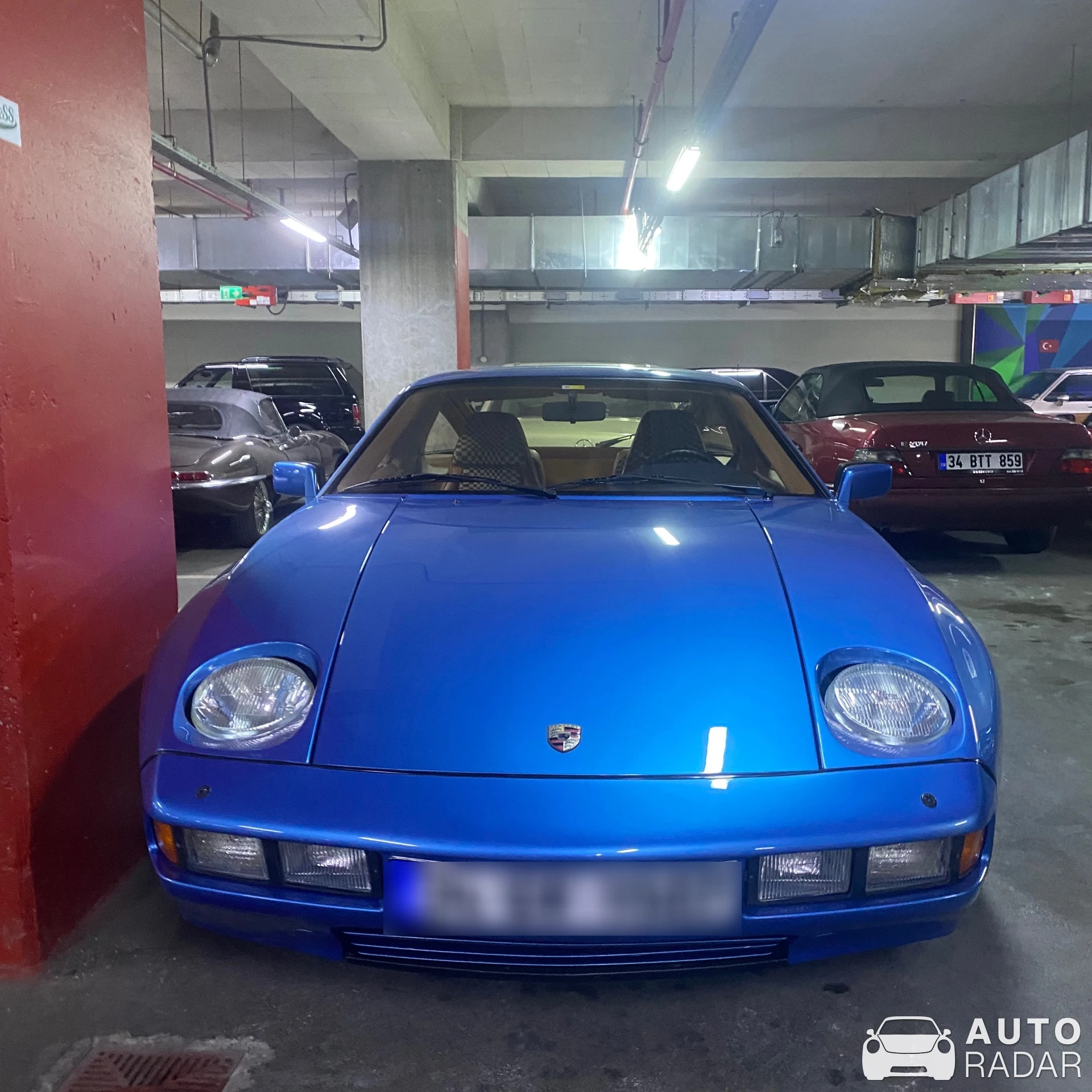 Porsche 928 spotted in Sarıyer, Türkiye