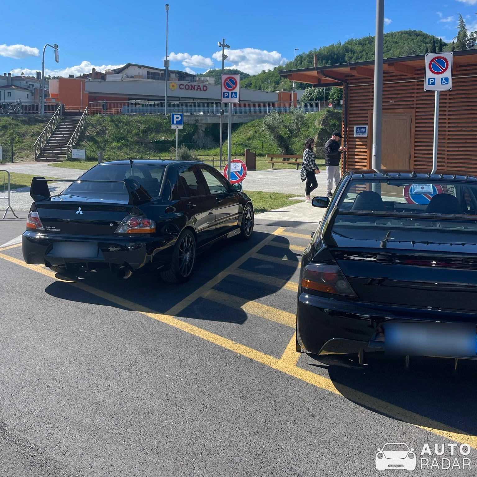 Mitsubishi Lancer Evolution VIII spotted in Teramo