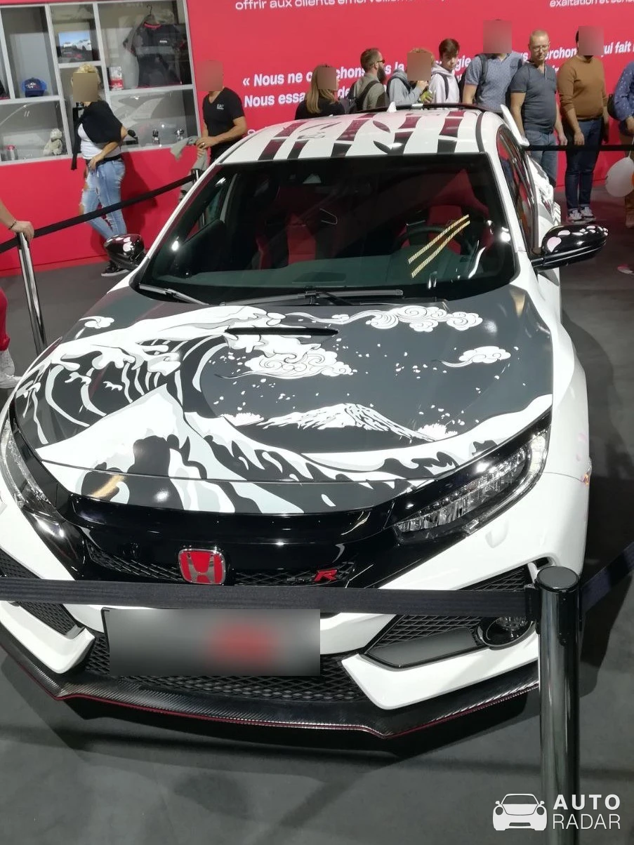 Honda Civic Type-R 2017 spotted in Paris, France