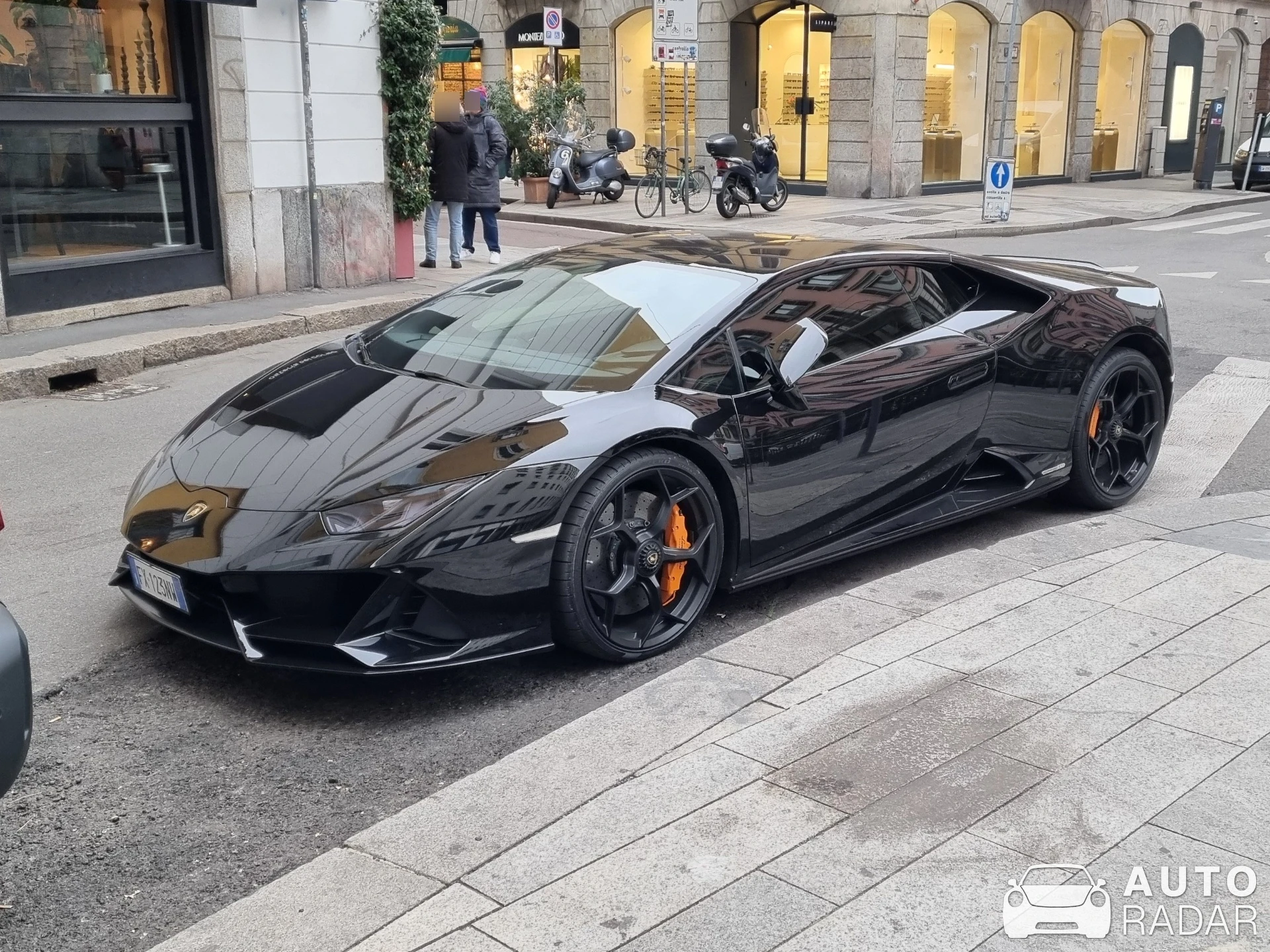 Lamborghini Huracán LP640-4 EVO spotted in Milano, Italia