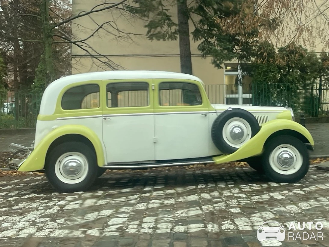 Mercedes-Benz 260 D spotted in Warszawa