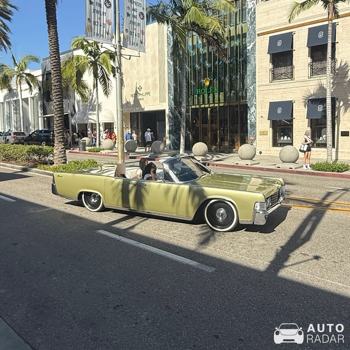 Lincoln Continental Mark IV spotted in Beverly Hills