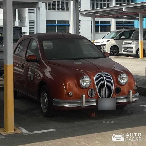 Mitsuoka Viewt spotted in Singapore