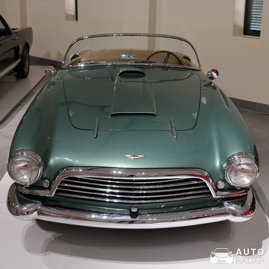 Aston Martin DB4 Series II spotted