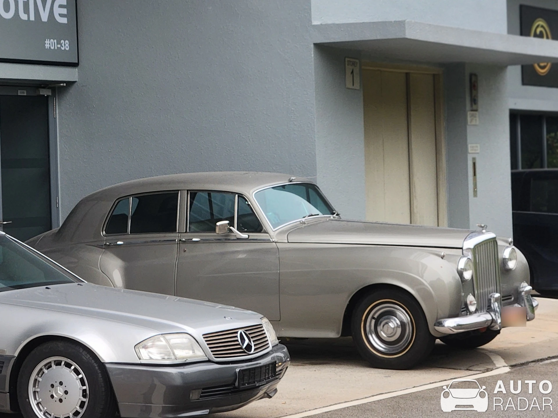 Bentley Continental S2 spotted in Singapore