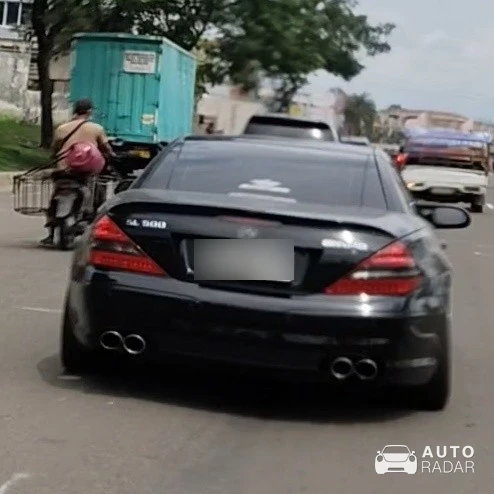 Mercedes-Benz SL 500 R230 spotted in Tangerang