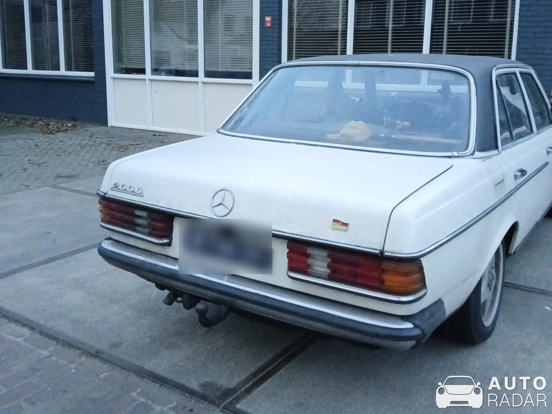 Mercedes-Benz 200SE spotted in Hengelo