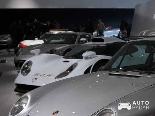 Porsche 996 GT1 Straßenversion spotted in Stuttgart