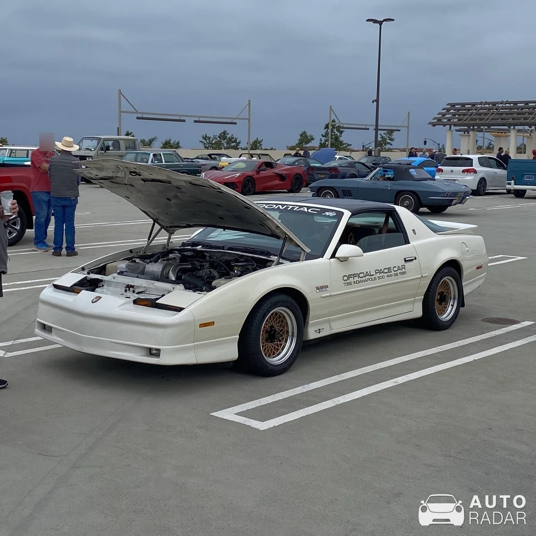 Pontiac Firebird Turbo Trans Am 20th Anniversary Pace Car Edition spotted in San Clemente