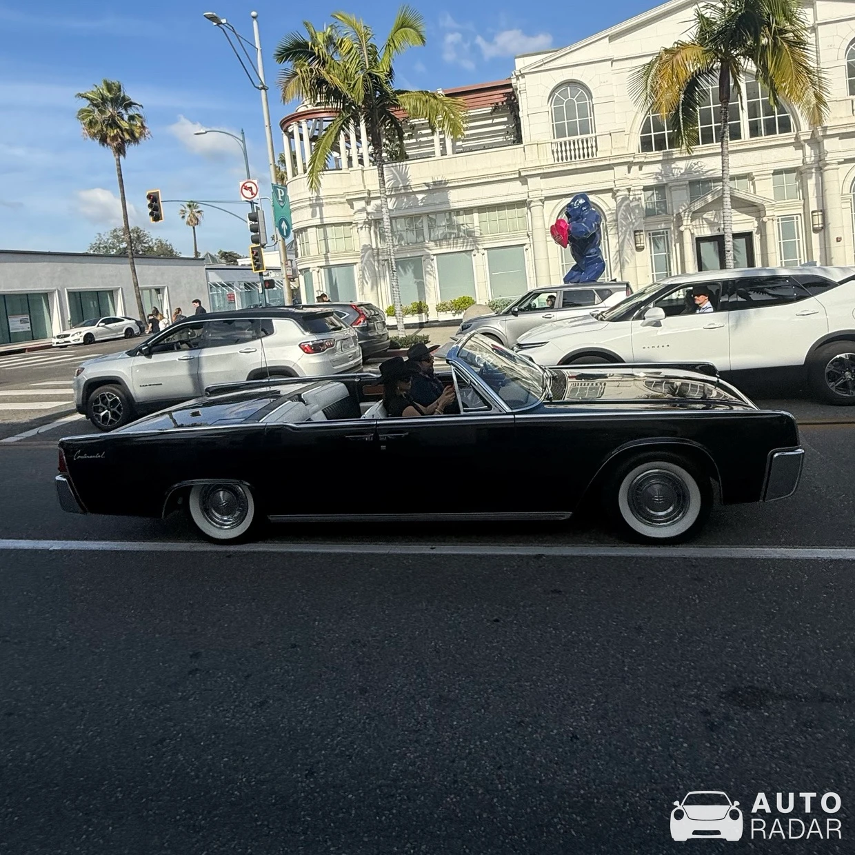 Lincoln Continental Mark IV spotted in Beverly Hills