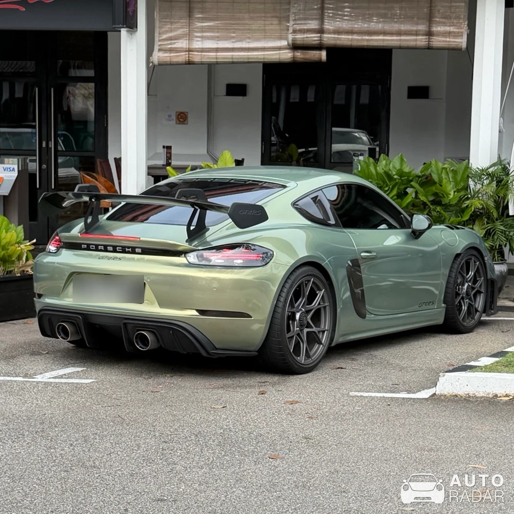 Porsche 718 Cayman GT4 RS spotted in Singapore, 싱가포르