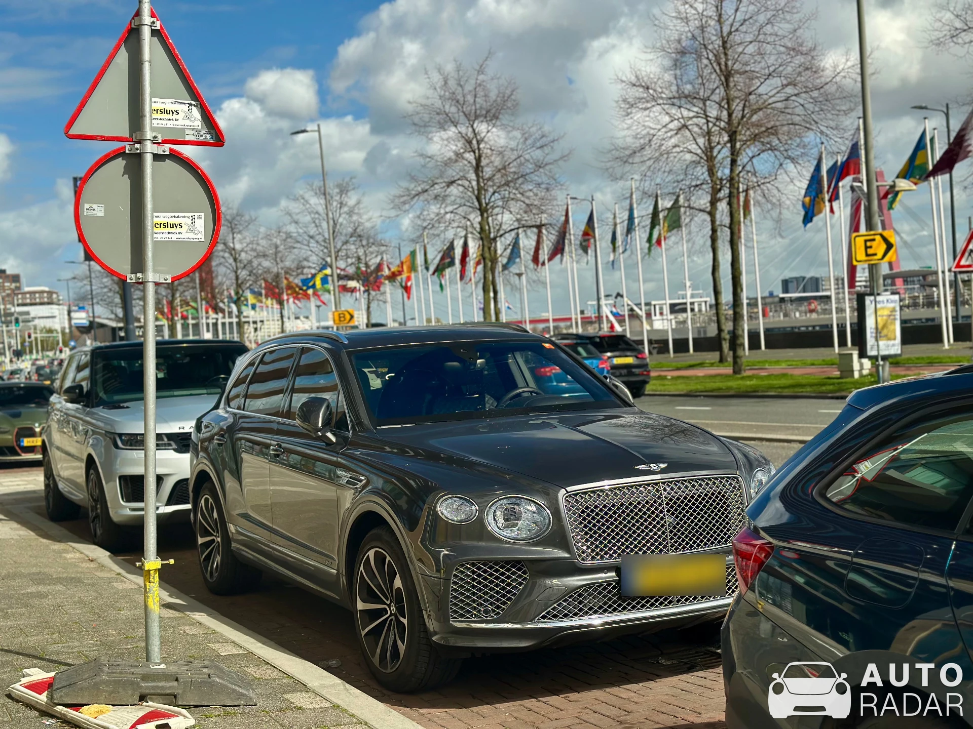 Bentley Bentayga Hybrid 2021 spotted in Rotterdam