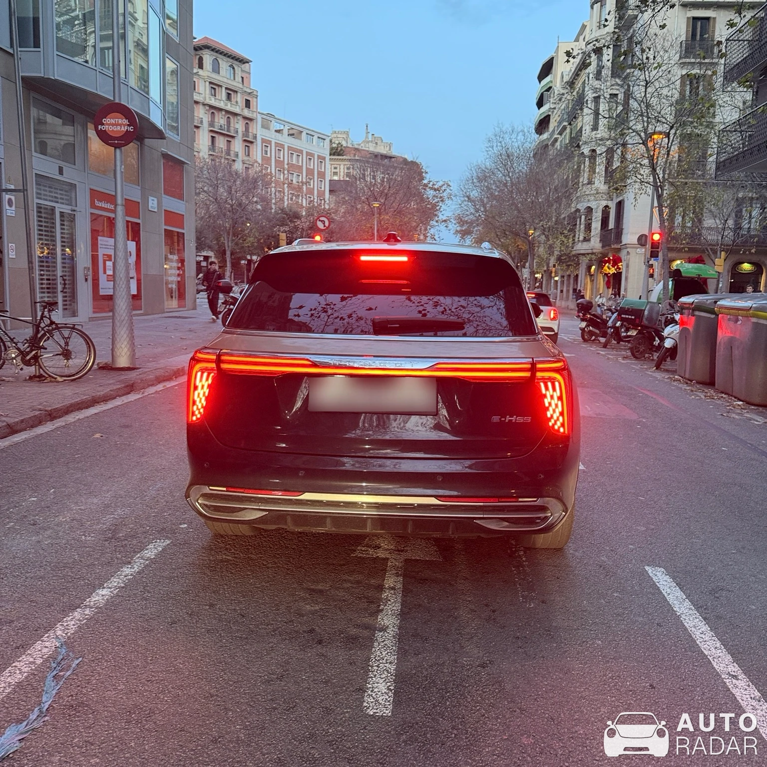 Hongqi E-HS9 spotted in Barcelona, Spain