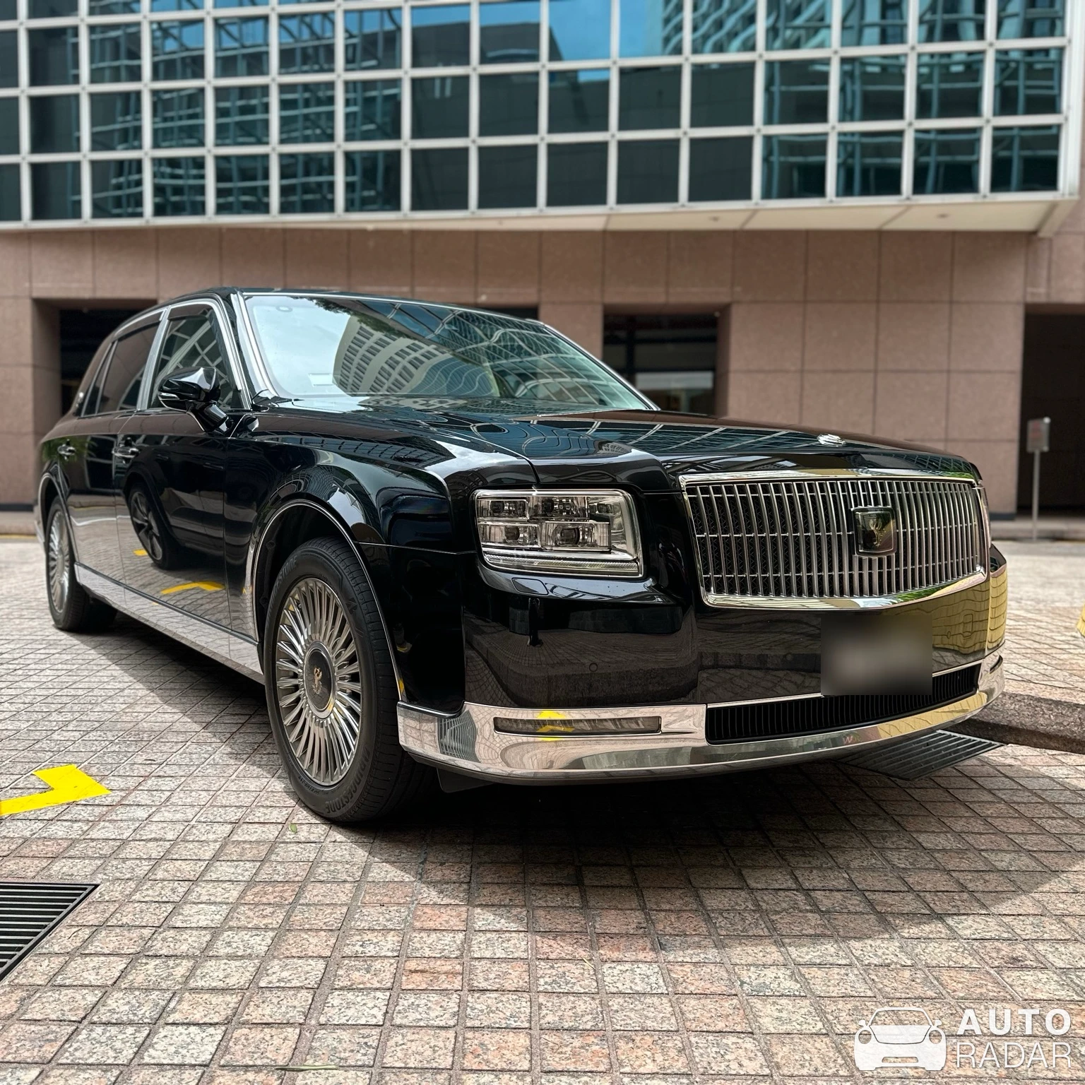 Toyota Century G60 spotted in Singapore